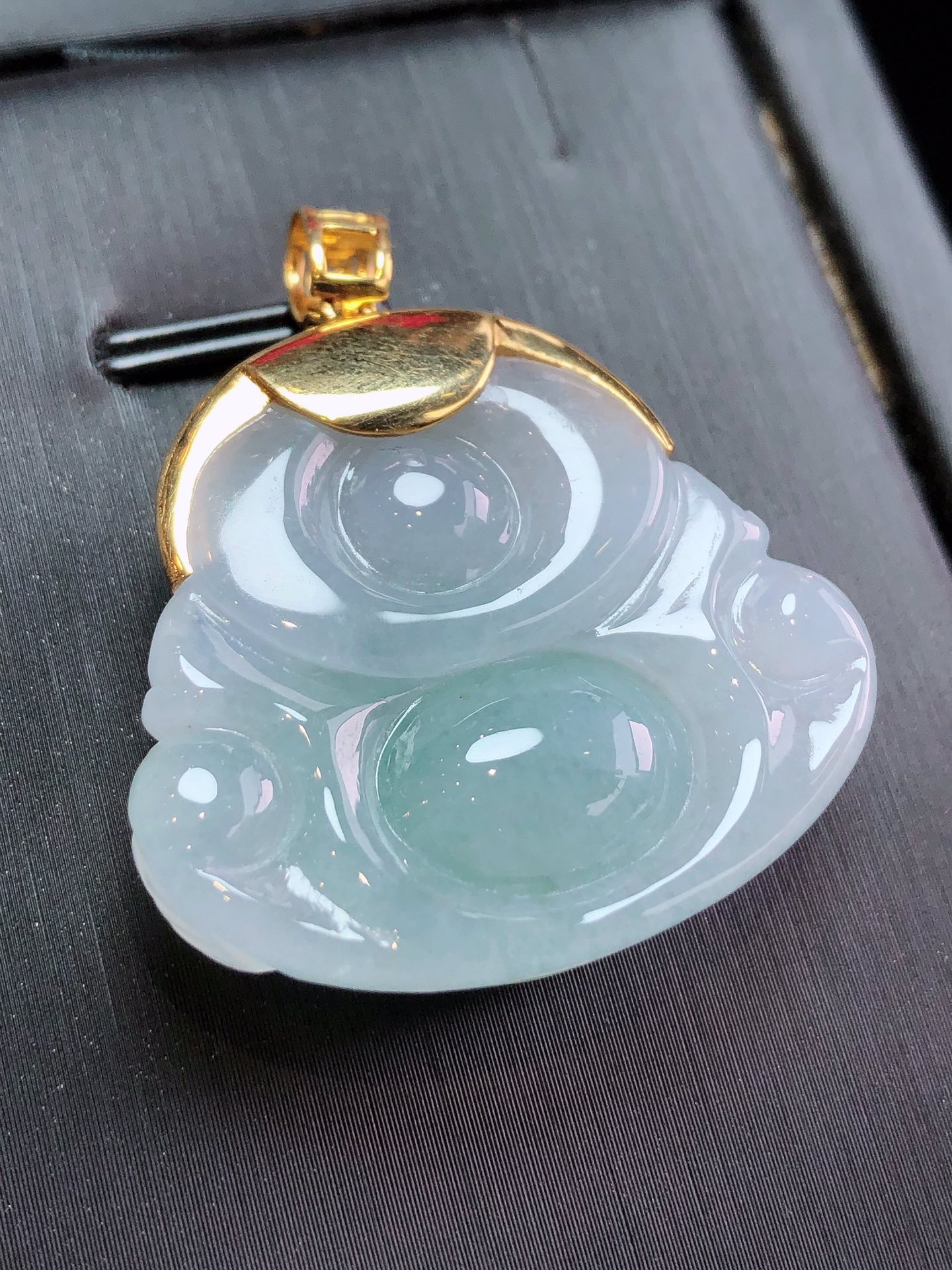 笑眯眯的翡翠佛公