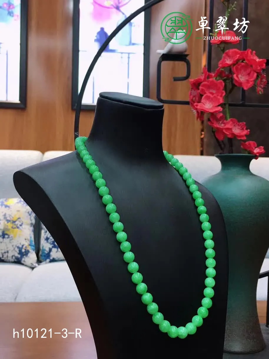 翡翠界的“一蛋 二镯 三珠链”。(图6) 翡翠界的“一蛋 二镯 三珠链”。(图6)