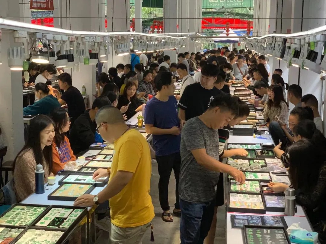 回不去的翡翠线下市场,未来实体店会消失吗?(图11) 回不去的翡翠线下市场,未来实体店会消失吗?(图11)