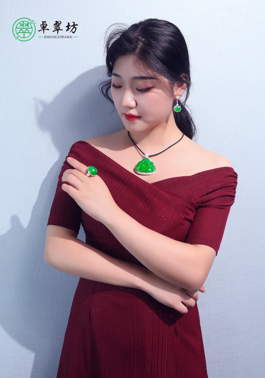 美人如玉:翡翠和女人之间的美丽故事。(图2) 美人如玉:翡翠和女人之间的美丽故事。(图2)