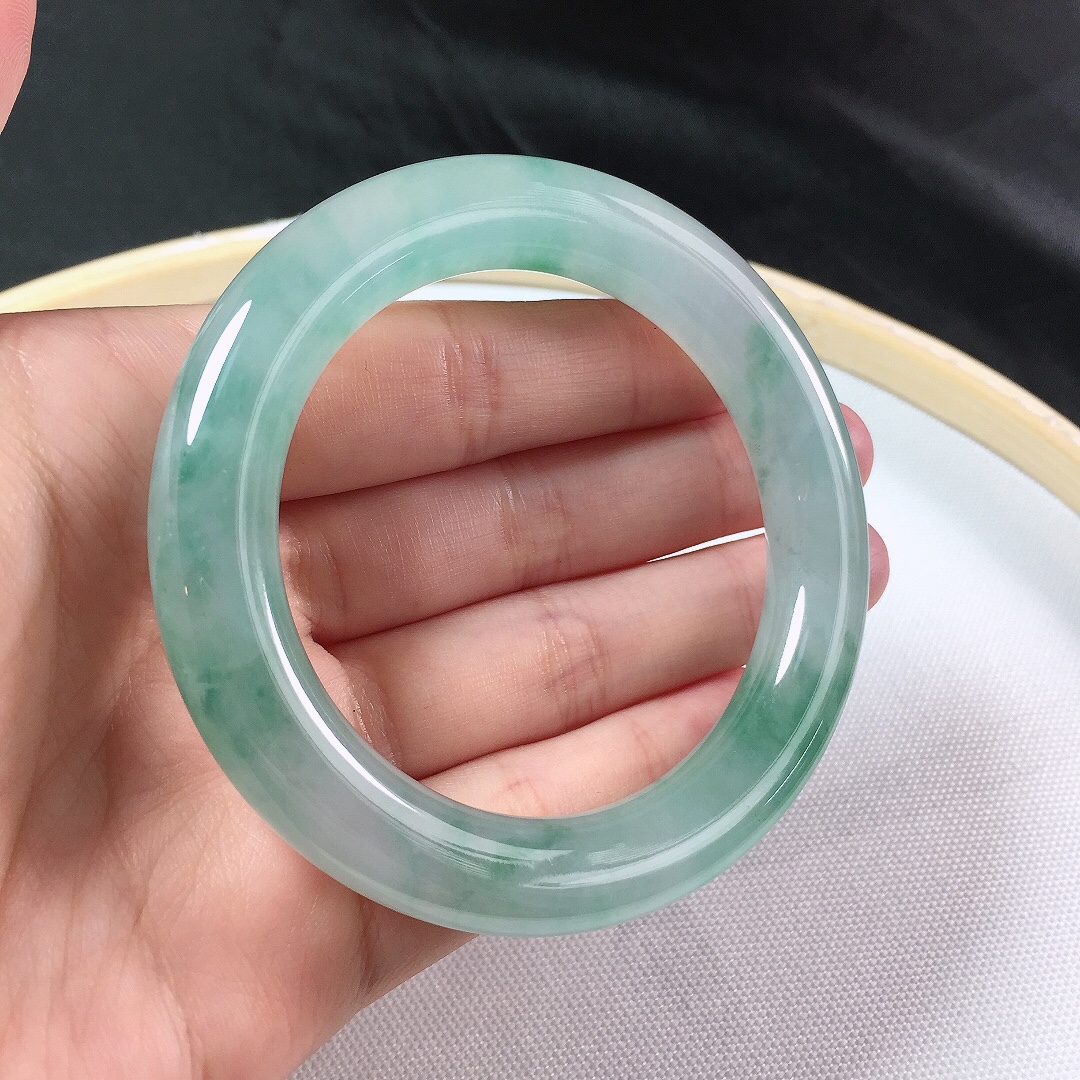 老坑冰飘绿53.9圆条(图1)