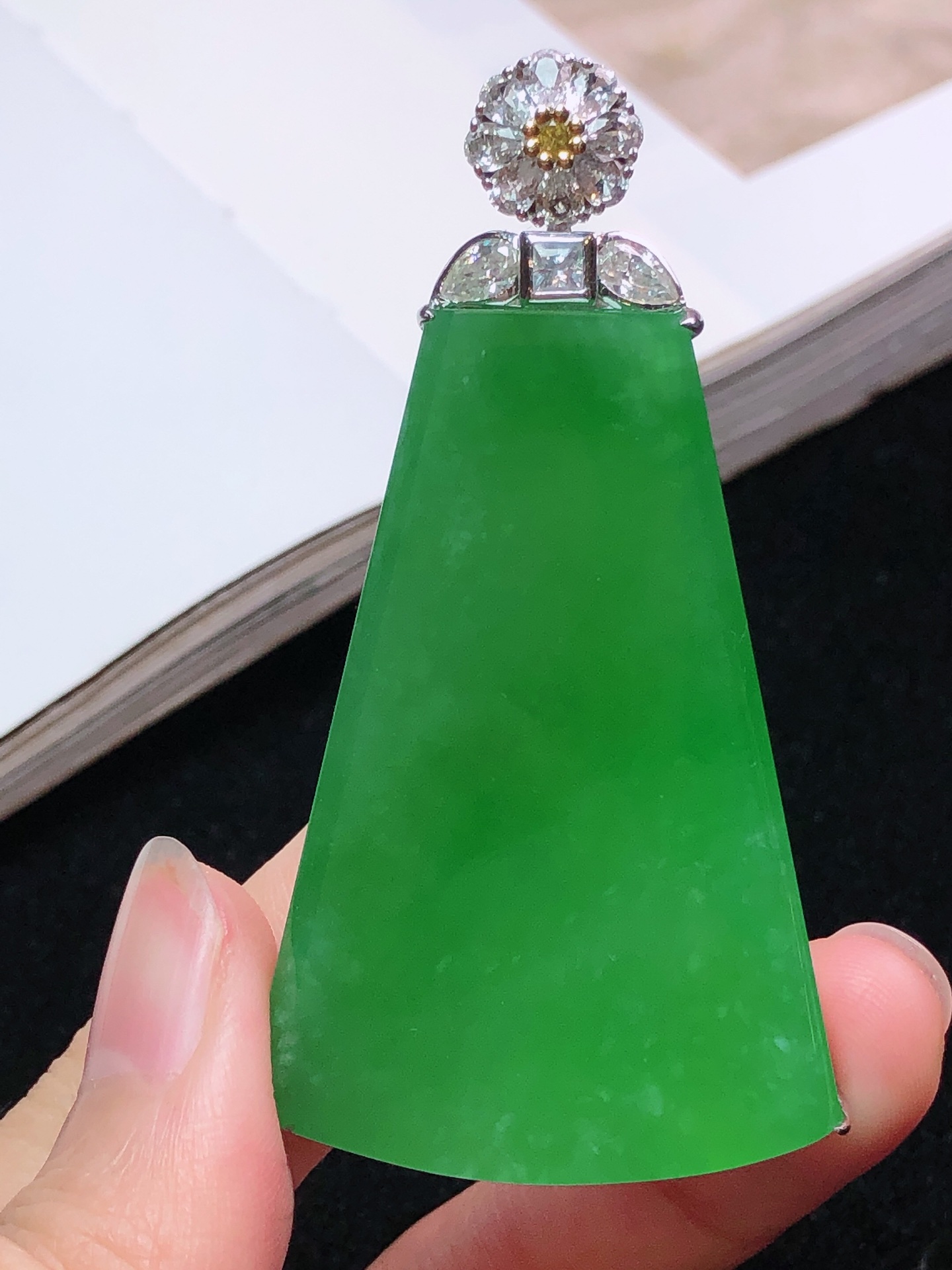 满绿无事牌吊坠(图2) 满绿无事牌吊坠(图2)