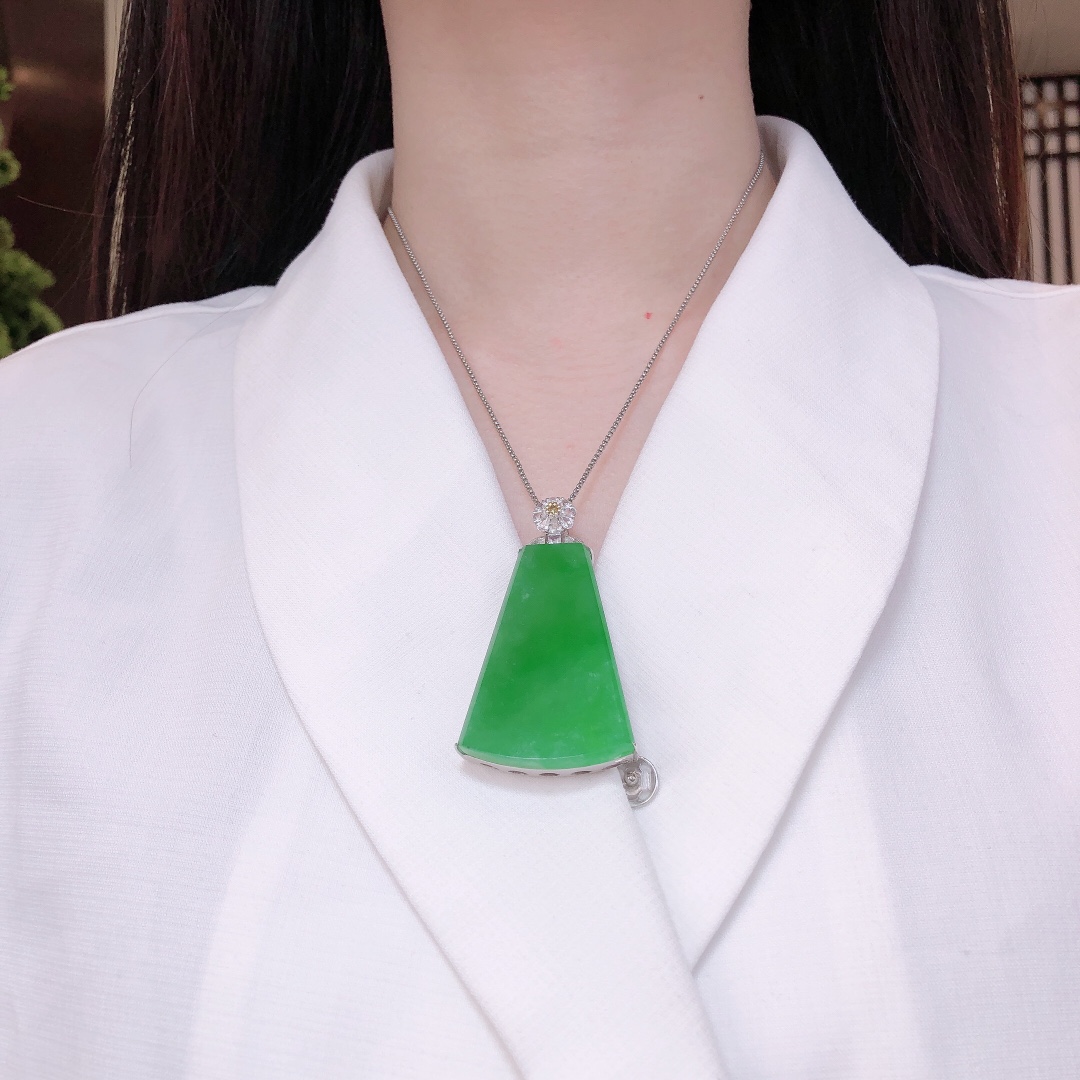 满绿无事牌吊坠(图6) 满绿无事牌吊坠(图6)